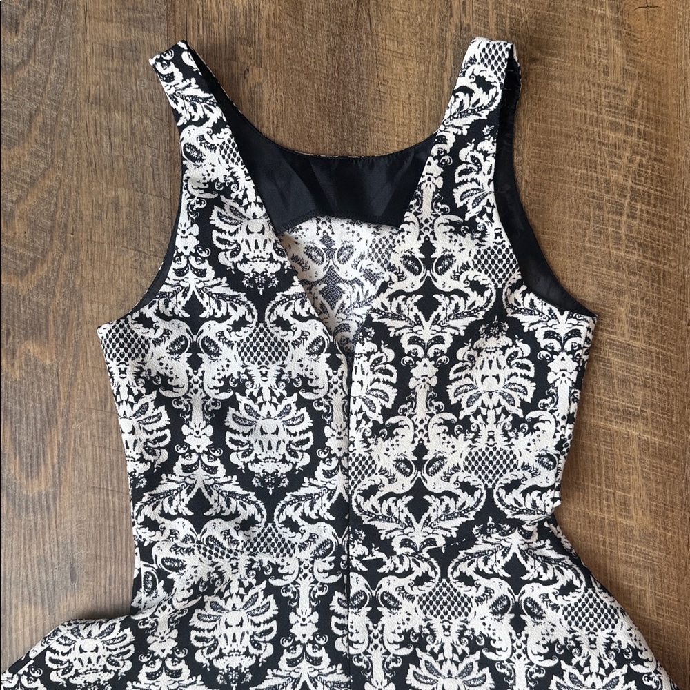 Lush Women’s Black & White Damask Fit-and-Flare Dress Size X-Small - Picture 9 of 12